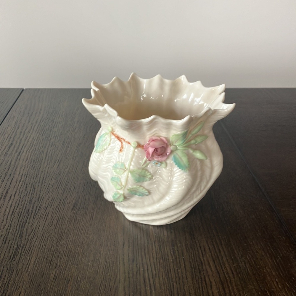 Vintage Belleek Ireland Porcelain Rose Vase 7th Mark 1980s vase 4 1/4”x 5 1/4”